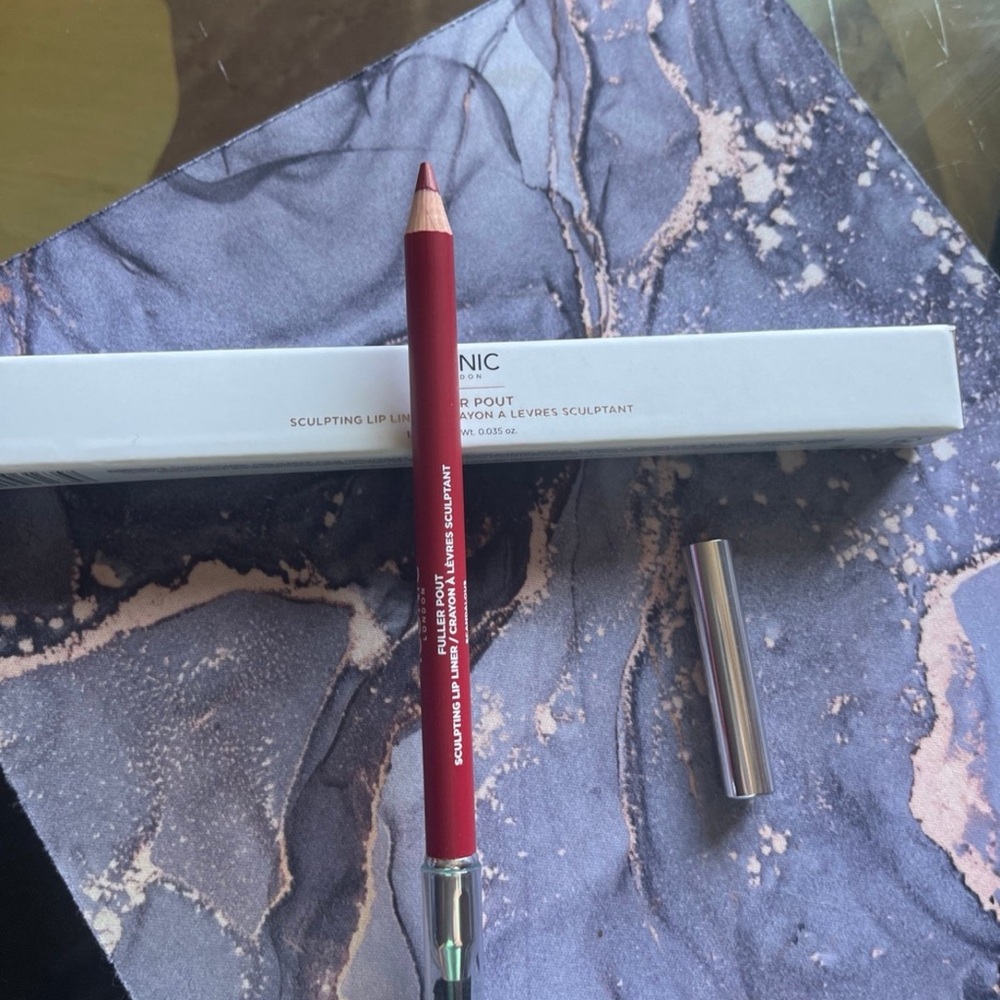 Iconic London lip liner